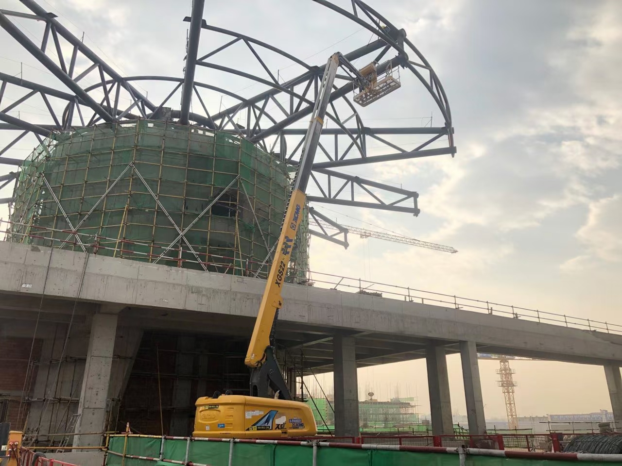 臂式高空作业平台安全检查注意事项